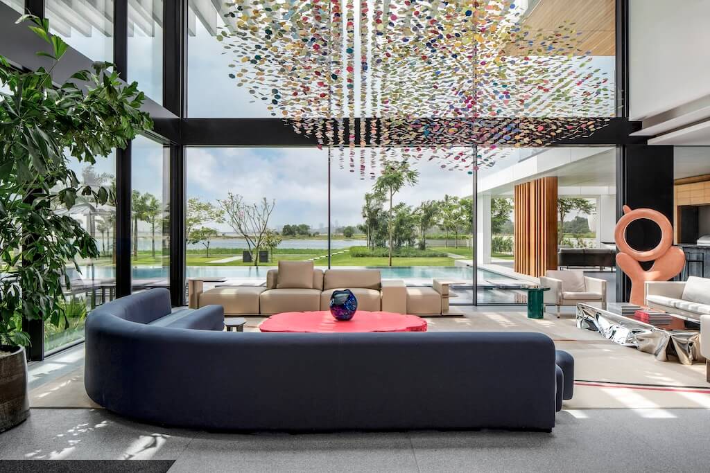 Residence contemporaine au bord de la lagune, atmosphere d'hospitalite premium